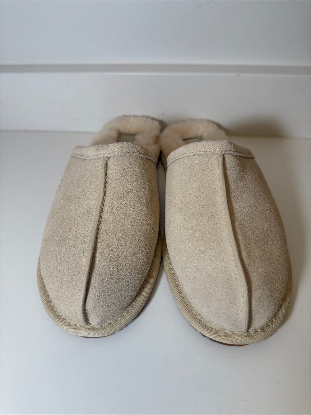 New UGG Cozy Sand Suede Shearling-Lined Slippers w/ Cream Fur Lining (Size 6)